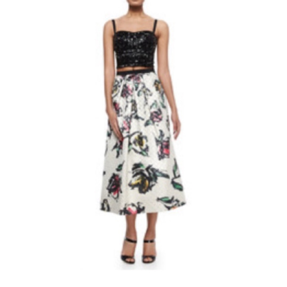 NWOT Phoebe- Floral Print Jacquard Tea Length Skirt. Size 8.